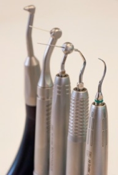 歯科治療機器 ：エアスケーラ